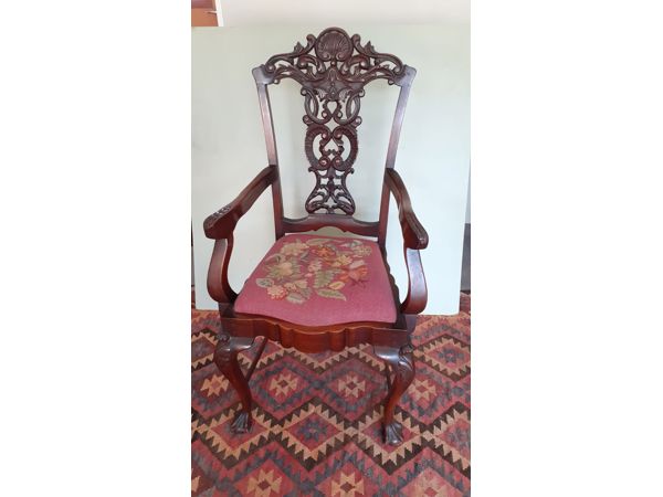 ~/upload/Lots/66834/m6il6dinrklae/053 Antiques Tapeserie Chair_t600x450.jpg